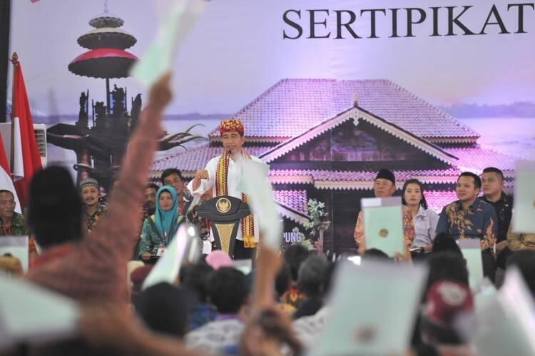 Jokowi: Haduh!! Mau Saya Tabok Orangnya di Mana, Saya Cari Betul
