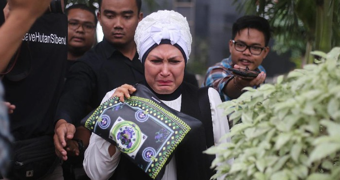 Tangisan Zumi Zola Meminta Hukuman Ringan