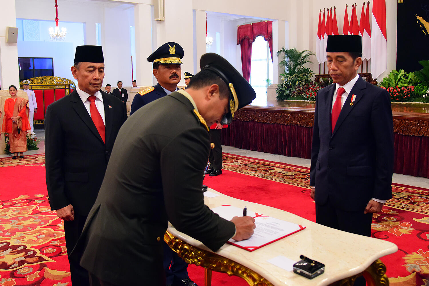 Gantikan Moelyono Presiden Lantik Andika Perkasa Jadi KSAD