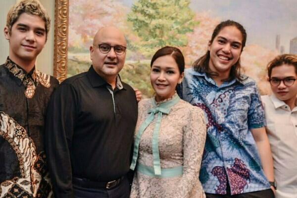 Nikah Diam-Diam, 5 Artis Wanita Ini Jatuh ke Pelukan Pengusaha Kaya!