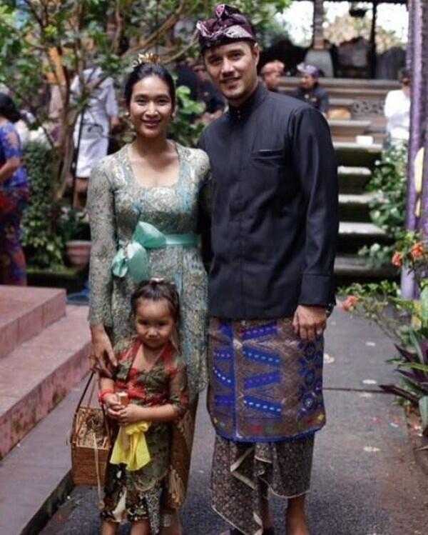 Romantisme Pasangan Selebriti yang Tinggal di Bali, Piknik Tiap Hari!