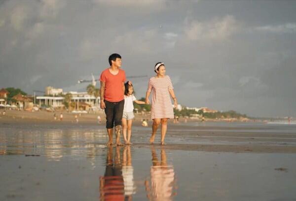 Romantisme Pasangan Selebriti yang Tinggal di Bali, Piknik Tiap Hari!
