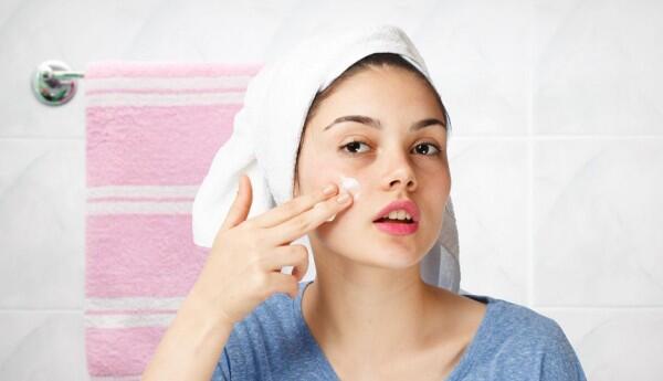7 Cara Makeup Natural yang Mudah Diaplikasikan Para Pemula