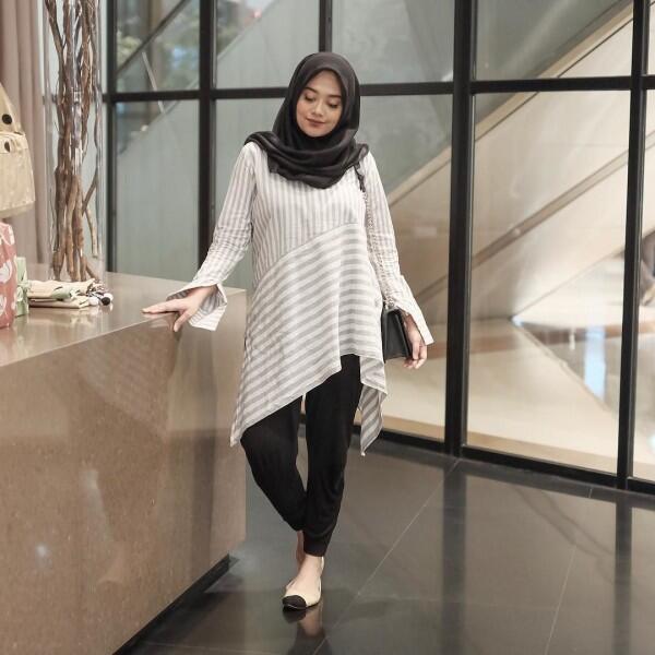 10 Inspirasi Fashion Bumil Berhijab, Referensi Tampil Fresh & Santun!