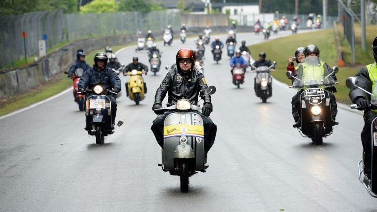 Hobi Ber-Motor dan Suka Ngaskus Gan