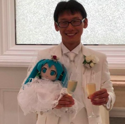 Crazy in Love? Pria Jepang Menikah dengan Boneka