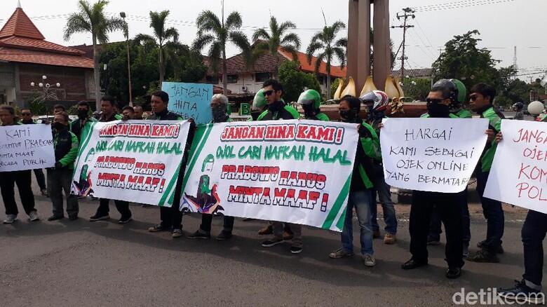 Kecewa pada Pernyataan Prabowo, Ratusan Ojol di Tuban dan Malang Unjuk Rasa
