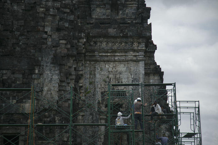 Merawat cagar budaya, mencatat peradaban