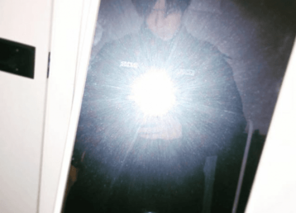 Keren Abis, Ini 12 Kompilasi Mirror Selfie ala Sehun EXO