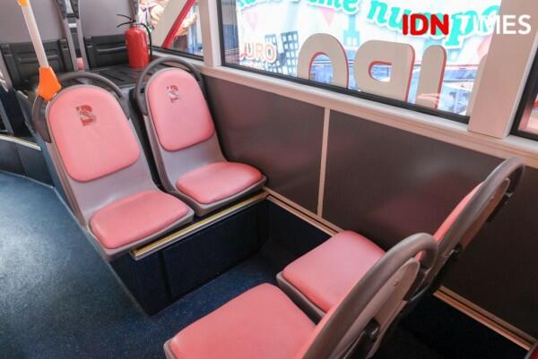 27 Potret Pengalaman Seru Naik Suroboyo Bus, Kamu Sudah Pernah?