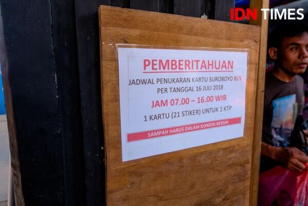 27 Potret Pengalaman Seru Naik Suroboyo Bus, Kamu Sudah Pernah?
