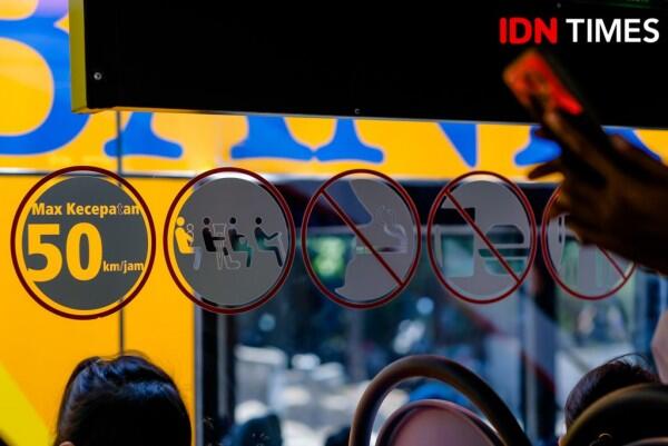 27 Potret Pengalaman Seru Naik Suroboyo Bus, Kamu Sudah Pernah?
