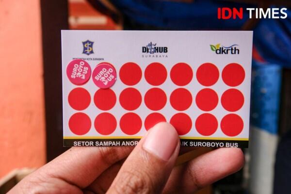 27 Potret Pengalaman Seru Naik Suroboyo Bus, Kamu Sudah Pernah?
