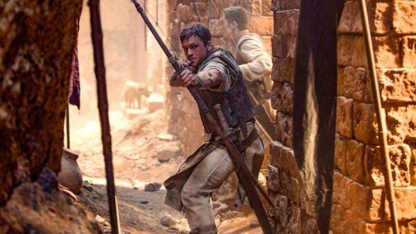 Gagal 'Mencuri' Hati Penonton, 5 Kekurangan Robin Hood (2018)