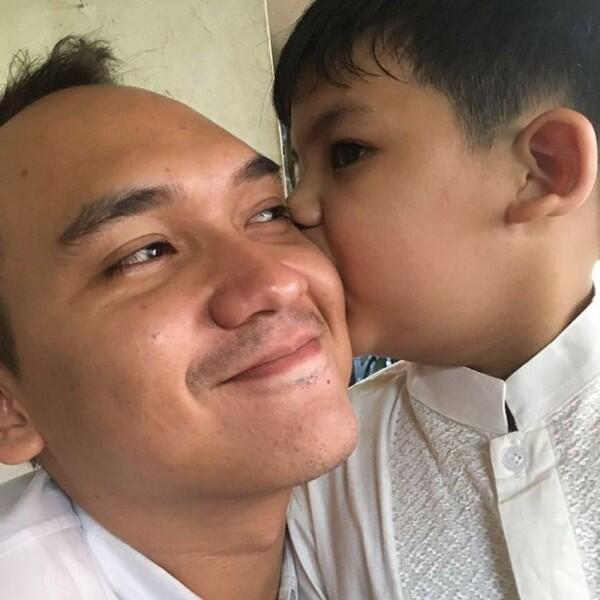 10 Seleb Pria Ini Mantap Menikah Sebelum 25 Tahun, Berani Berkomitmen!