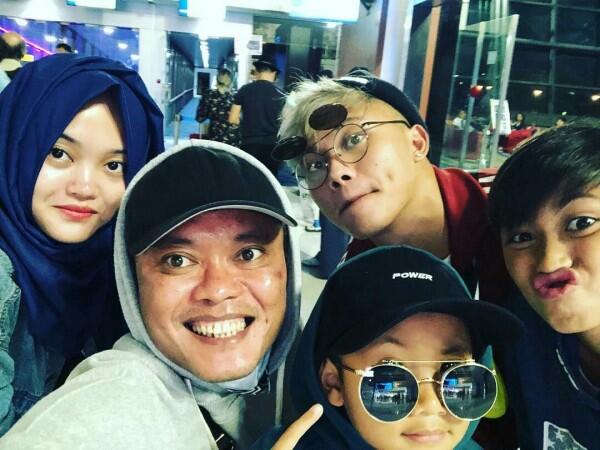 Jadi Single Parent, 10 Artis Ini Hidup Bahagia Bersama Sang Buah Hati