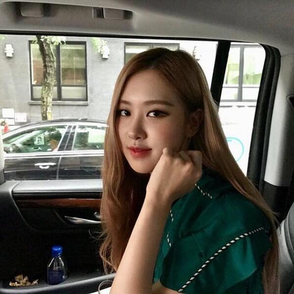 10 Fakta Unik Rose BLACKPINK yang Bikin Kamu Makin Jatuh Hati