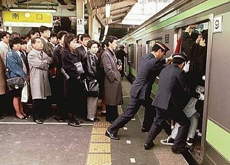 9 Aturan Saat Berada di Kereta Cepat Jepang, Belum Banyak yang Tahu