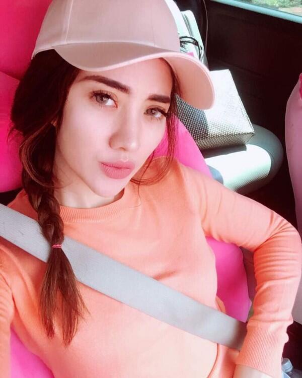 Berdarah Jepang, Ini 10 Potret Mayang Naomi yang Bikin Pangling!