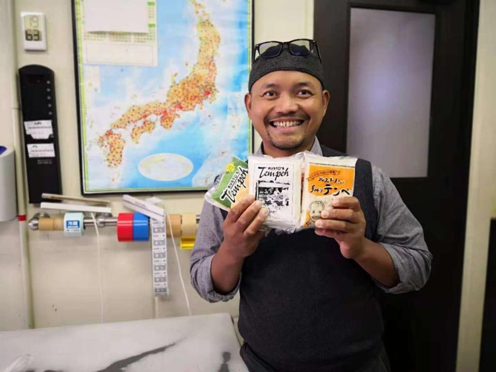 Rustono sang Raja Tempe jepang dari Grobogan