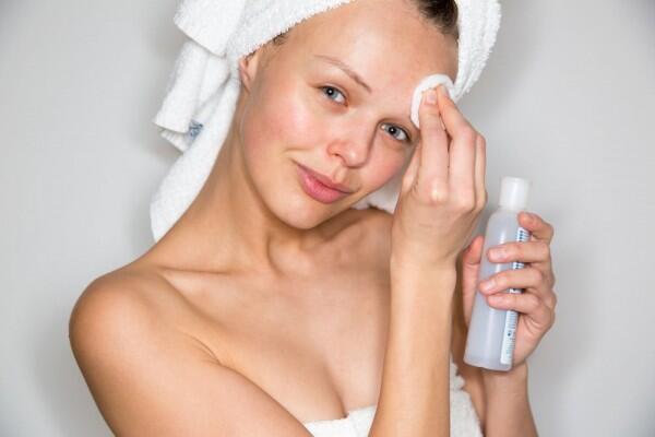 Skincare 101: AHA vs. BHA, Apa Perbedaannya?