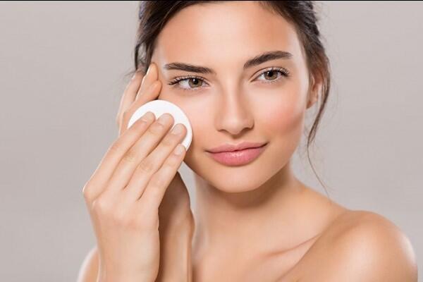 Skincare 101: AHA vs. BHA, Apa Perbedaannya?
