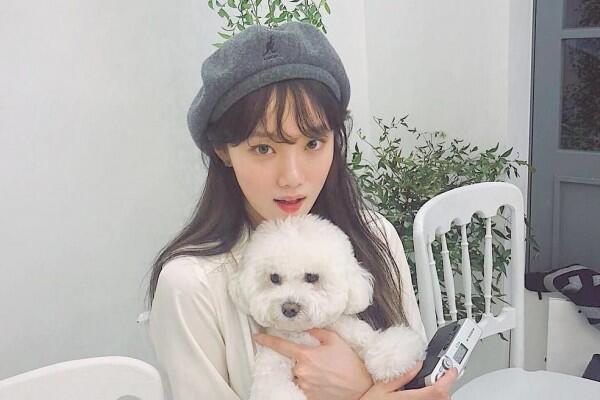 9 Inspirasi Mix & Match ala Artis Lee Sung Kyung, Chic dan Simpel!