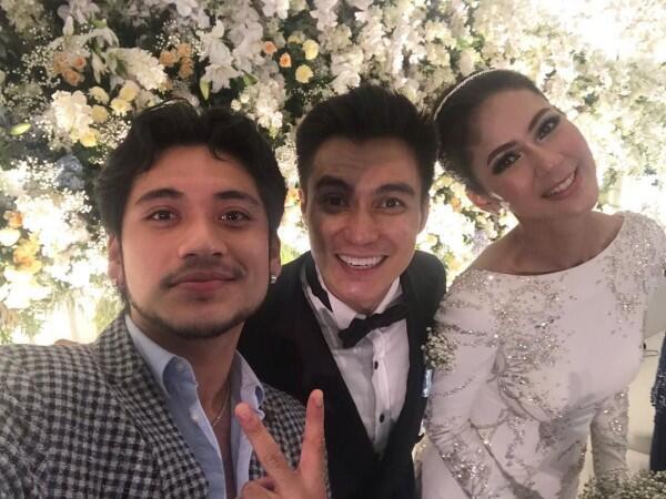 19 Potret Para Artis saat Hadiri Resepsi Baim Wong dan Paula Verhoeven