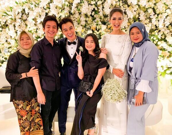 19 Potret Para Artis saat Hadiri Resepsi Baim Wong dan Paula Verhoeven