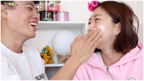 Potret Kompaknya Persahabatan Sunny Dahye & Jang Hansol, Seru Banget!