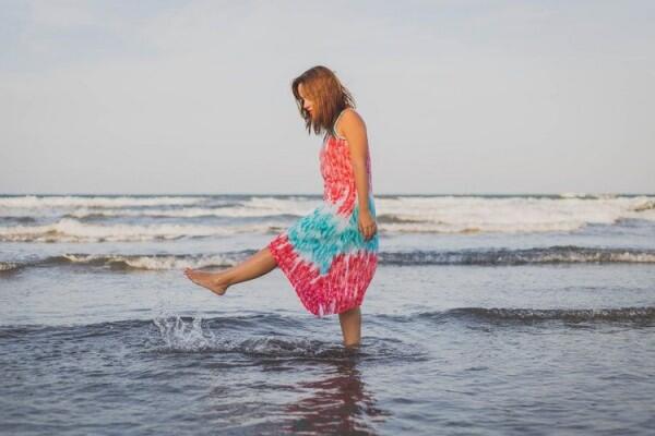 Vitamin Sea: 5 Kebaikan Air Laut yang Gak Cuma Bikin Lengket di Badan