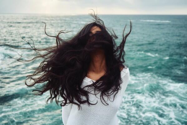 5 Perawatan Rambut Aneh yang Dianggap Lazim pada Zamannya