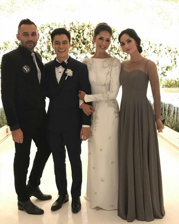 Makeup & Gaun Resepsi ala Paula Verhoeven, Pakai Tiara bak Putri Raja
