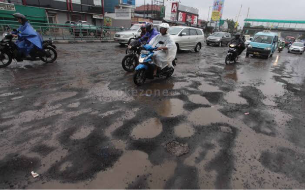 Biar Gak Celaka, Kalau Bawa Motor Pas Musim Hujan Harus Hati-hati