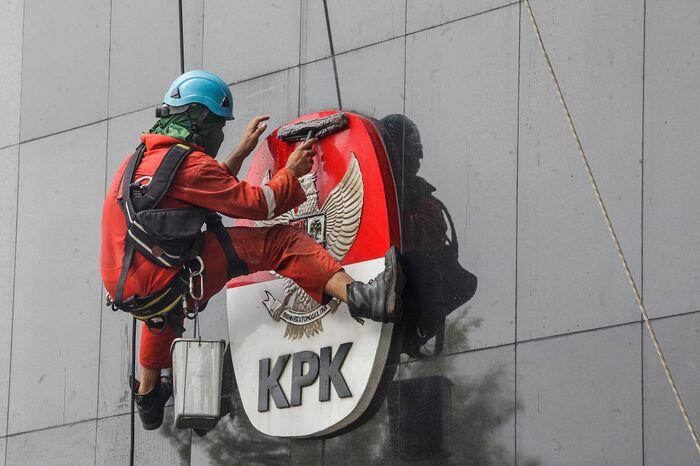 Waspada KPK gadungan bergentayangan