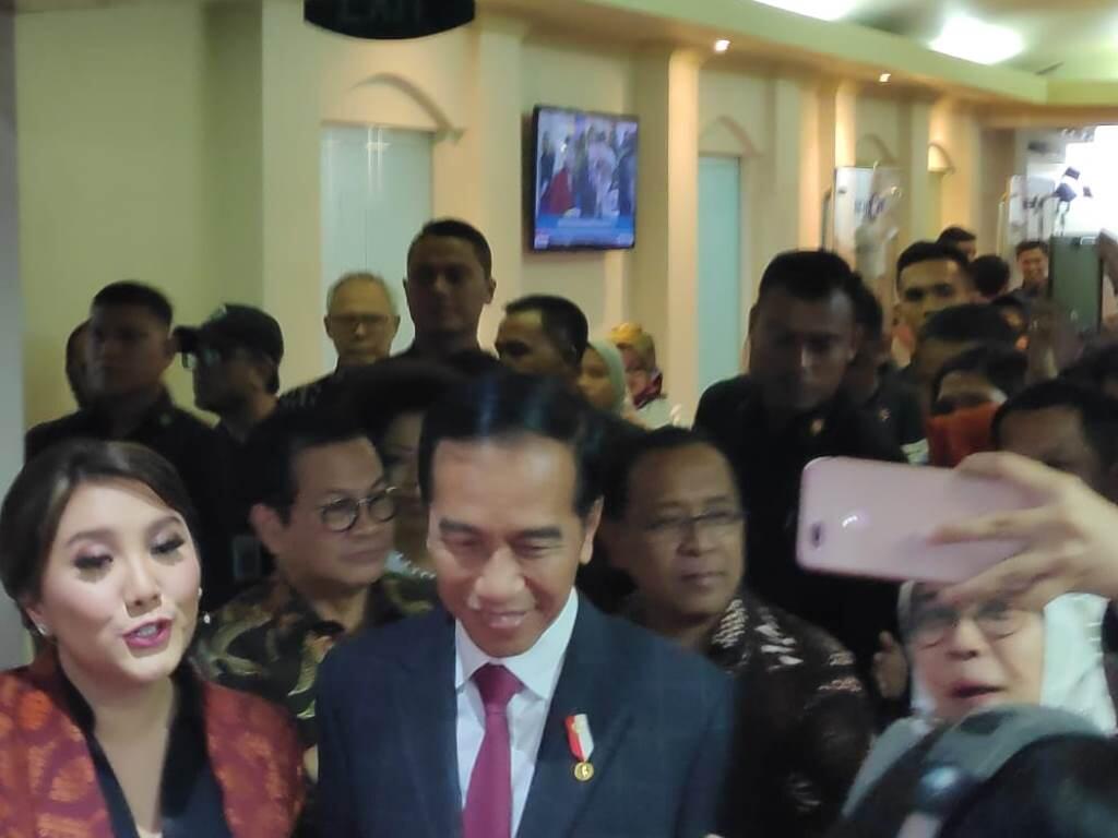 Jokowi Disambut Meriah di Metro TV