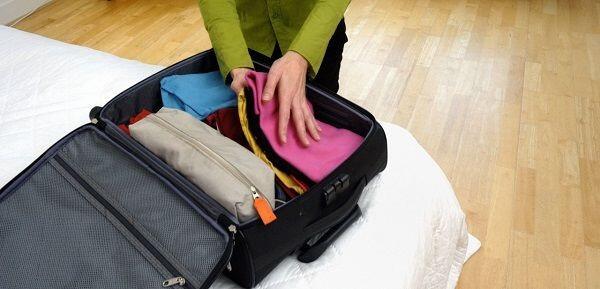 Pergi Traveling Tapi Lagi Haid? Jangan Sampai Lupa Bawa 8 Benda Ini