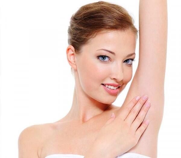 Serupa Tapi Tak Sama, Ini Lho 5 Beda Deodorant vs. Antiperspirant!