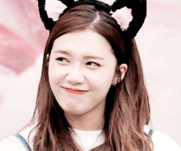 Ini Lho 5 Idol KPop yang Memiliki Wajah Kucing, Imut Banget!