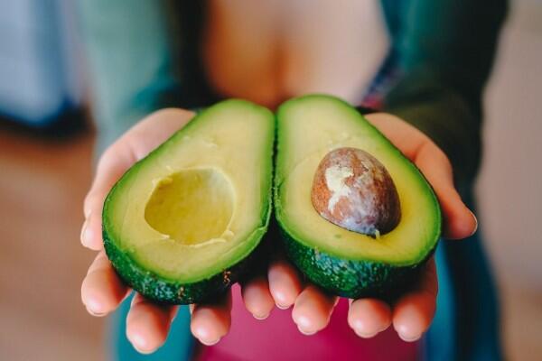 10 Cara Memutihkan Wajah dengan Bahan Alami, Gak Usah Suntik Vitamin C