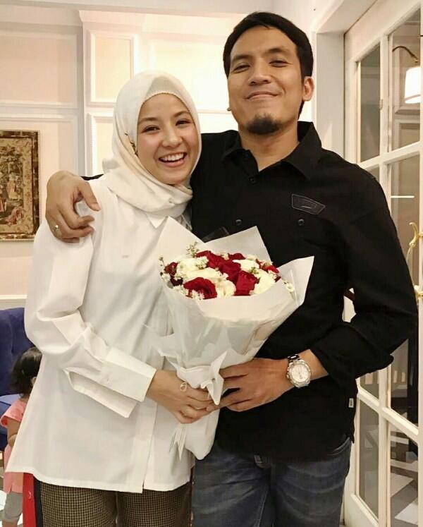 Jauh dari Gosip, Ini 10 Foto Bahagia Keluarga Desta yang Bikin Adem