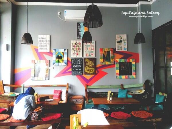 7 Cafe Tempat Nongkrong Asik Buat Mahasiswa di Makassar, Murah & Kece!