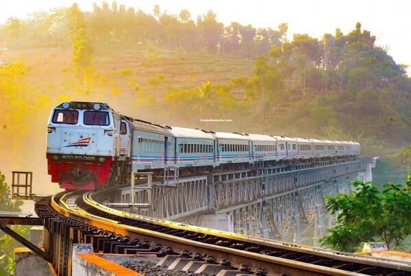 Solo Traveling dengan 3 Kelas Kereta Api, Pengalaman Berkesan!