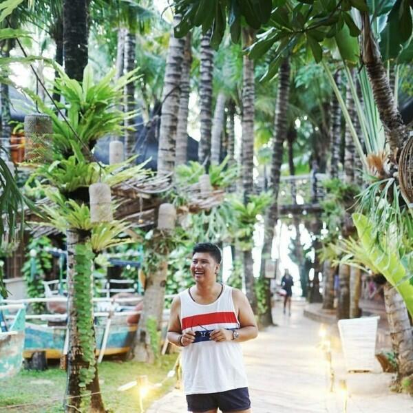 Terlihat Lebih Kurus, Ini 10 Foto Terbaru Ricky Cuaca yang Makin Kece!