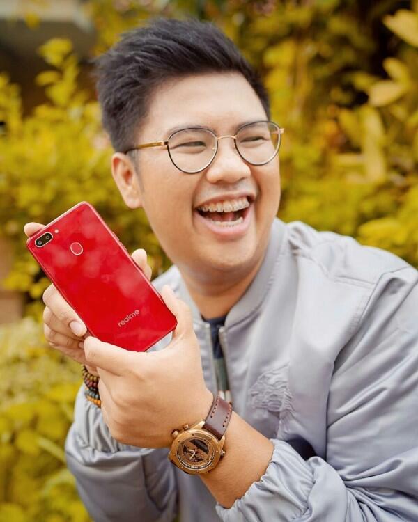 Terlihat Lebih Kurus, Ini 10 Foto Terbaru Ricky Cuaca yang Makin Kece!