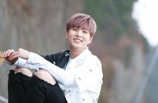 Sebelum Debut, Ternyata 5 Idol KPop Cowok Ini Dulunya YouTuber Lho