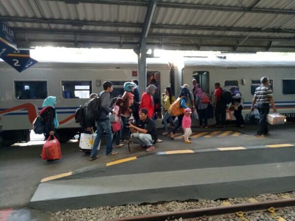5 Kereta Api yang Bisa Mengantarkanmu Travelling ke Banyuwangi