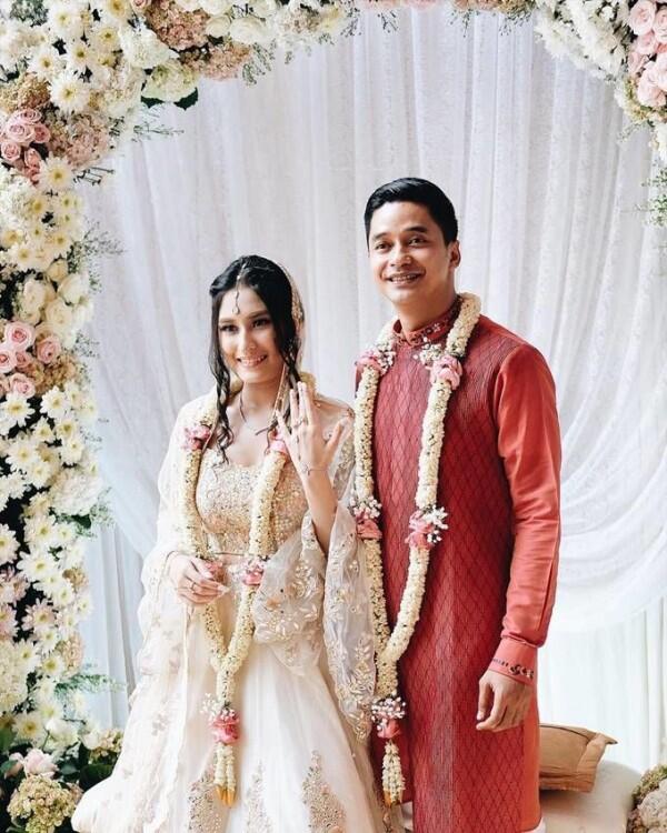 Bertema Bollywood, 10 Potret Lamaran Adly Fayruz dan Angbeen Rishi