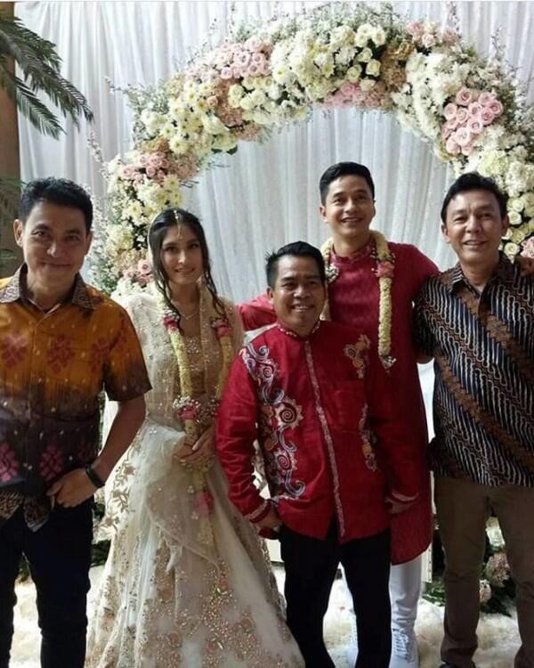 Bertema Bollywood, 10 Potret Lamaran Adly Fayruz dan Angbeen Rishi