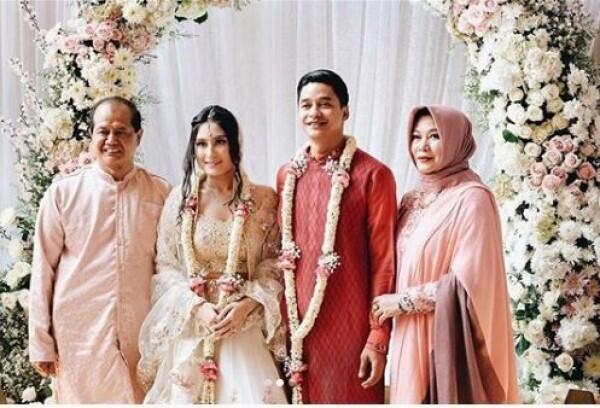 Bertema Bollywood, 10 Potret Lamaran Adly Fayruz dan Angbeen Rishi